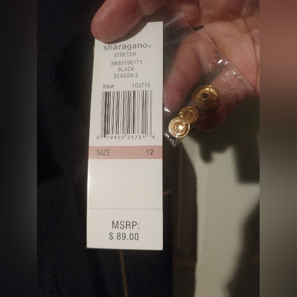 Black dress - Picture 4 of 4